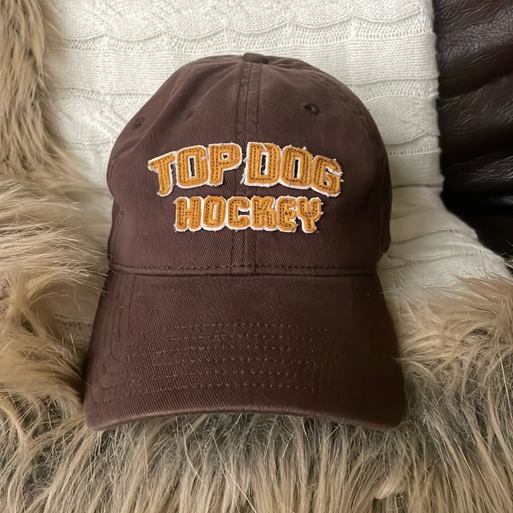 Men’s TOP Dog Bulldogs Hockey Baseball Hat NWOT